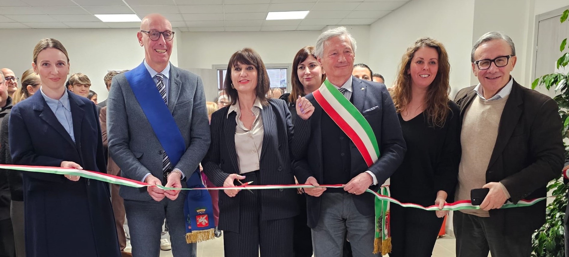 Città di Castello - Il Liceo “Plinio il Giovane” è tornato alla piena funzionalità, oggi l’inaugurazione Città di Castello - Il Liceo “Plinio il Giovane” è tornato alla piena funzionalità, oggi l’inaugurazione
