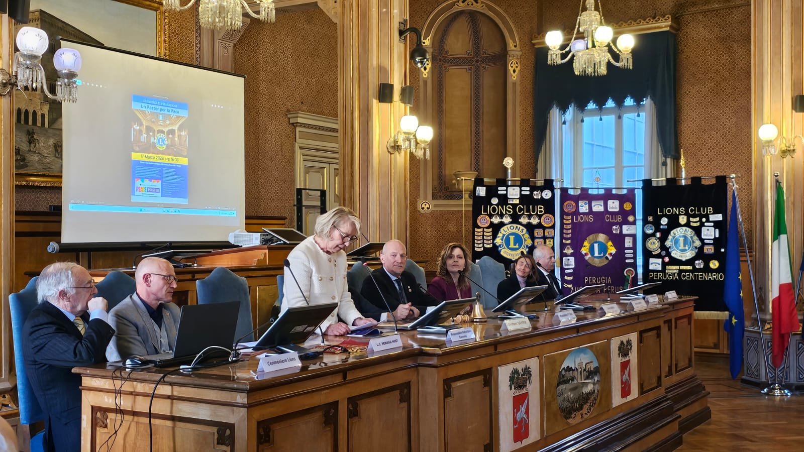 Immagine della premiazione del concorso “Un Poster per la Pace” 