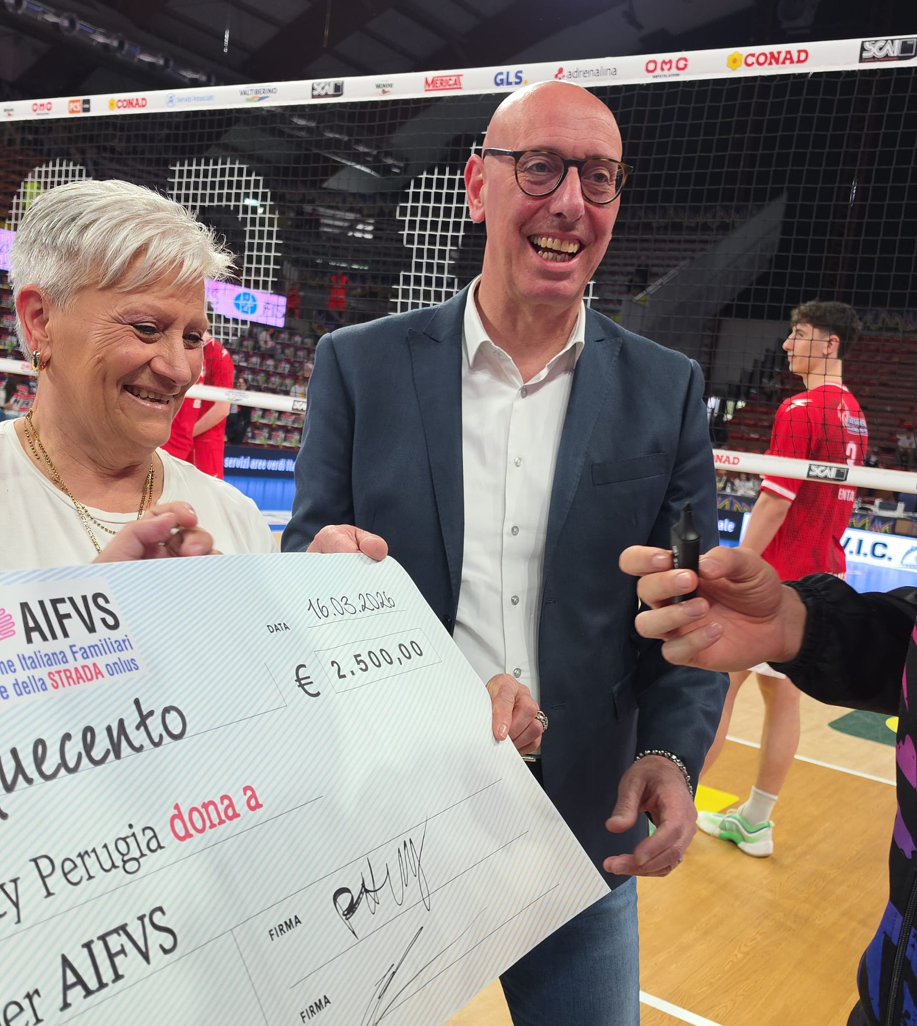 Patrizia Ramponi AIFVS e il presidente della Provincia Presciutti