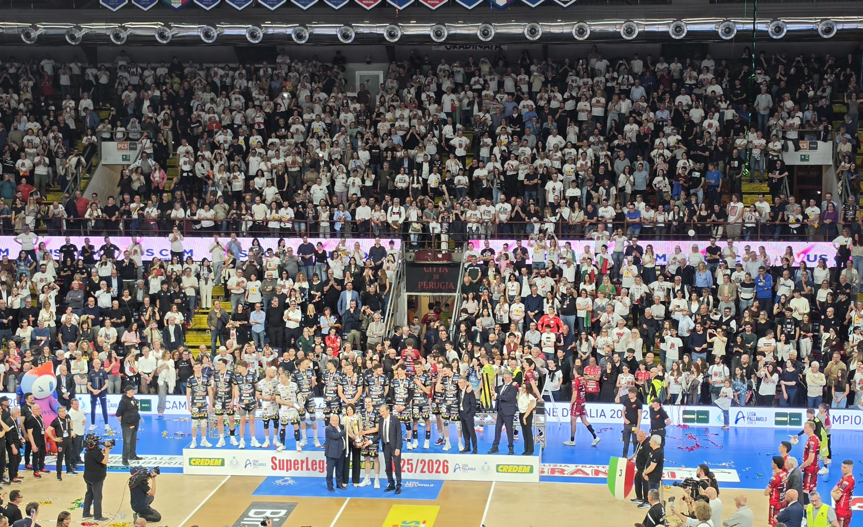immagine della premiazione della Sir Susa Scai Perugia