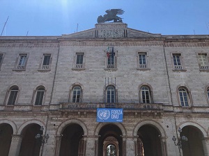 Anniversario - La bandiera dell'Onu sul Palazzo della Provincia di Perugia nel 75° della Carta delle Nazioni Unite